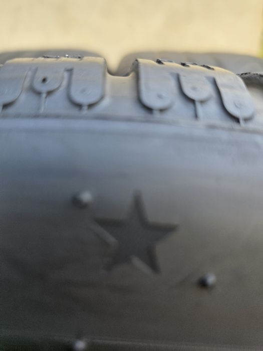 Vand patru anvelope de iarna pirelli 255 40 21/ 285 35 21 dot 3325⁸