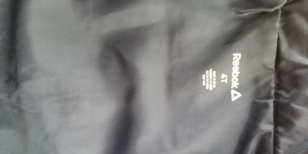 Оригинална грейка/ елек Reebok за 4 годишно  дете