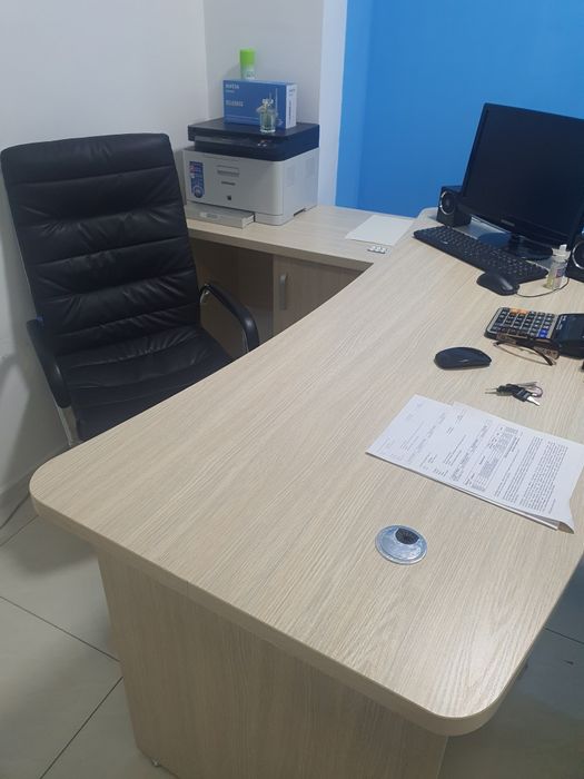 Of is uchun stol soul va kreslo sotiladi