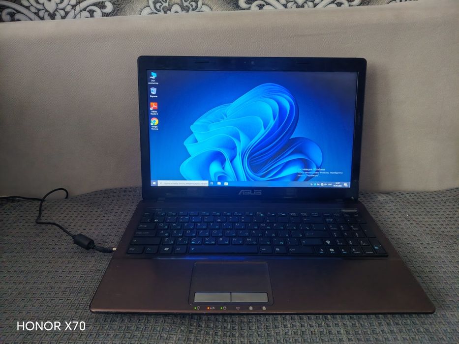 Ноутбук Asus  в отличном состоянии
