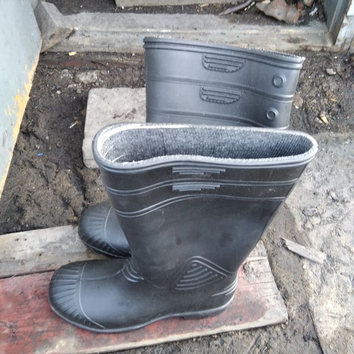 Продам сапоги резиновые