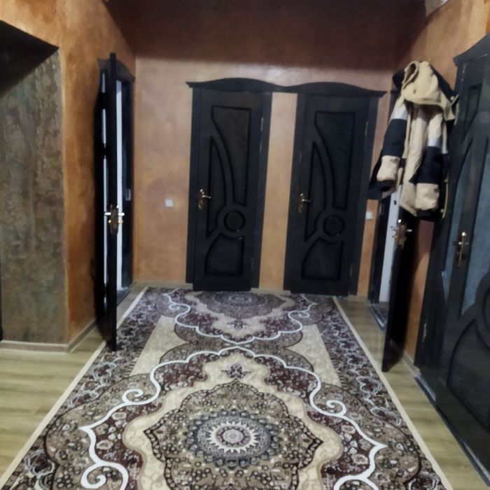 Квартира 4-комнатная  в центре города Кагана  эитный дом