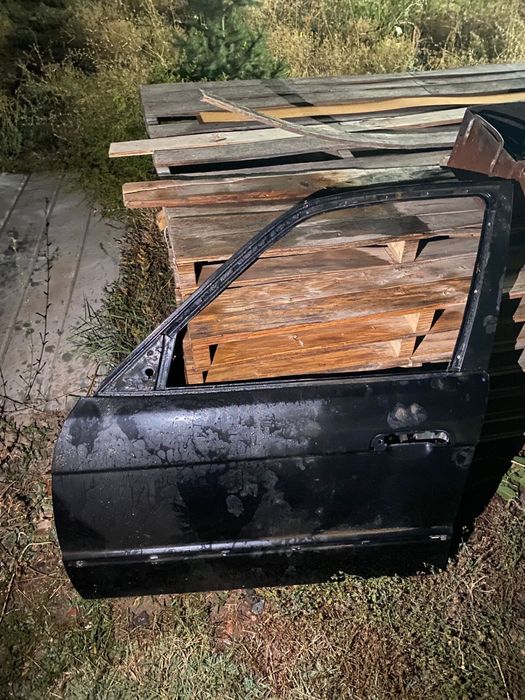 Продам дверь бмв е34