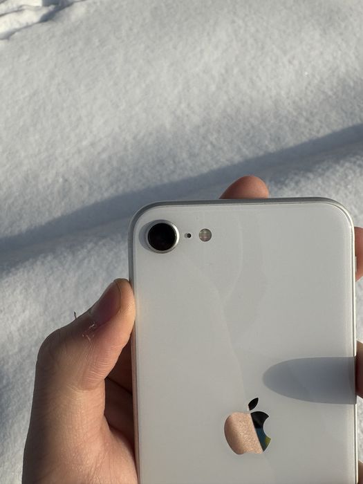 Срочно продам айфон SE3 2022