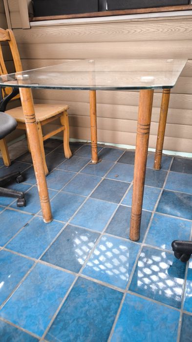 Продам стол кухонный стеклянный