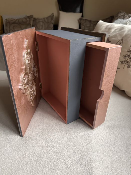 Ръчва декорирана кутия за съхранение