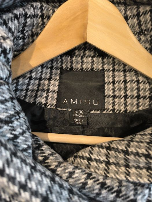 Късо дамско палто Amisu с яка качулка