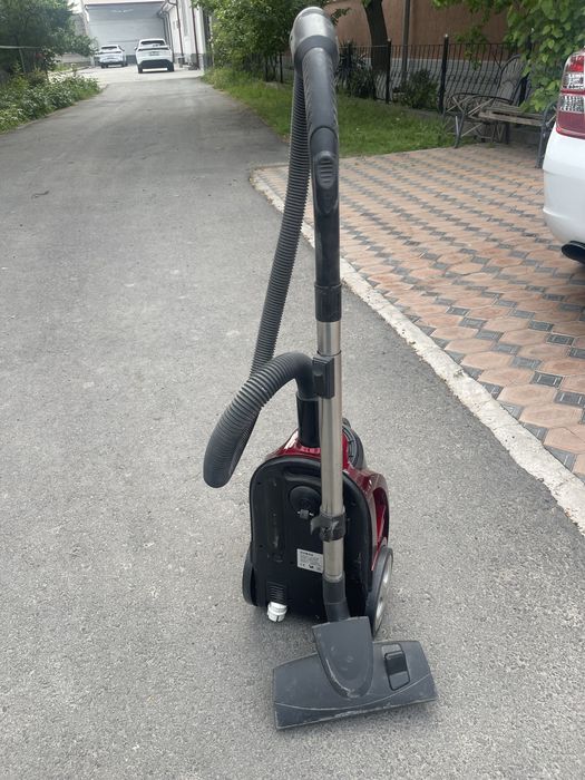 Полдаетс пылесос