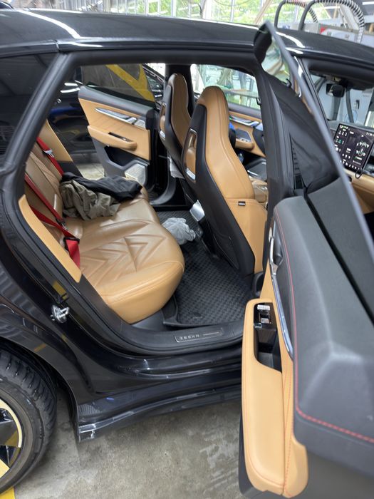 Zeekr 001 dual mator 3.8 s