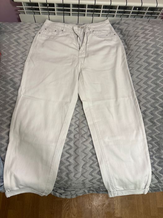 Бели дънки в отлично състояние