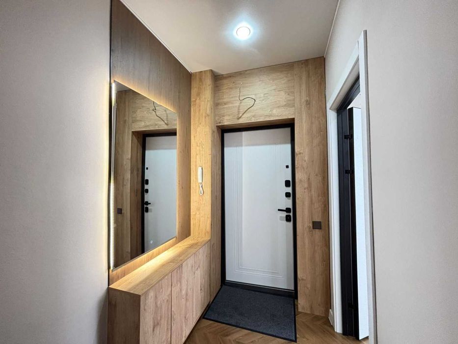 продам евро 3 комн квартиру