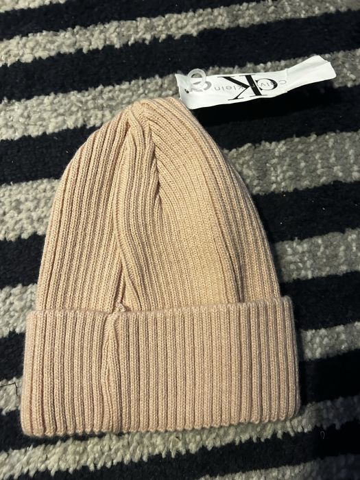 Caciula Roz Calvin Klein dama