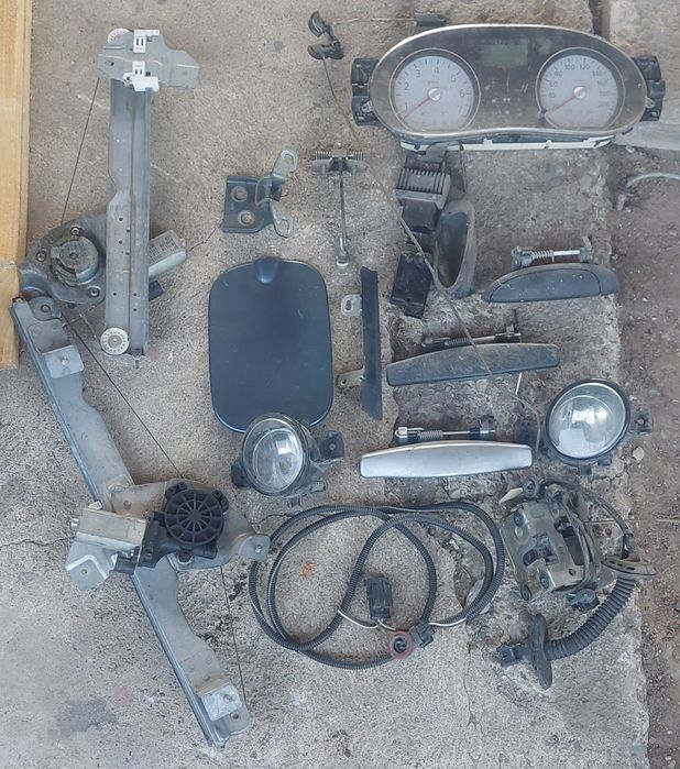 Машинки за ел стъкла тасове рено дачия Касетофони и CD - та и кабели з