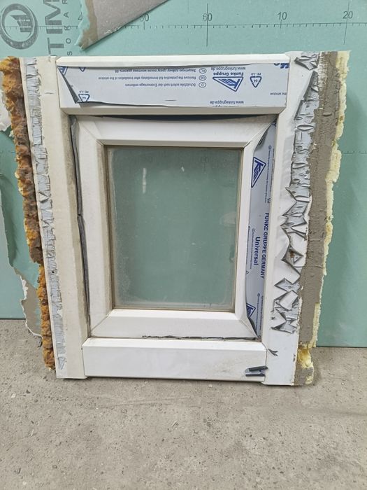 Пластиковое окно, форточка