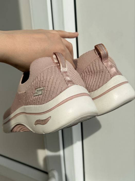 Skechers Go Walk Arch Fit 2.0, Pink