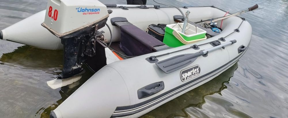 Надуваема лодка 3.30м. и мотор 8к.