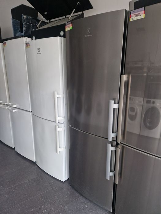 Хладилник с фризер Gram A++