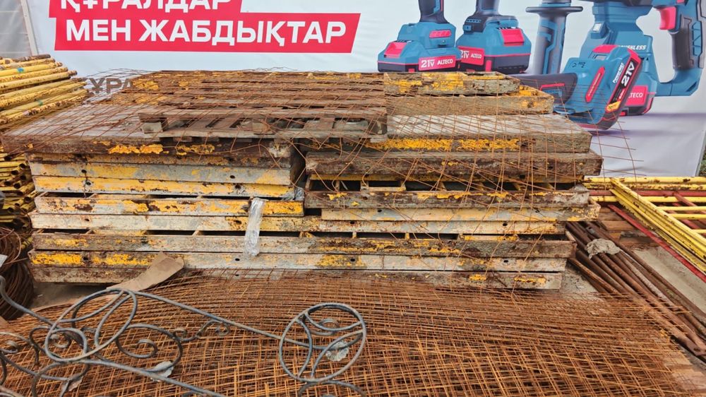 Продам Опалубки и Леса