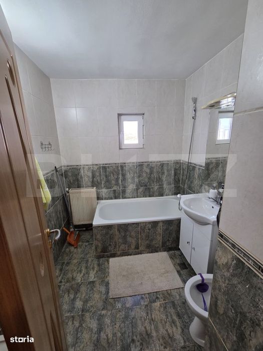 Apartament de vanzare cu 2 camere, 43 mp, zona Semicentral