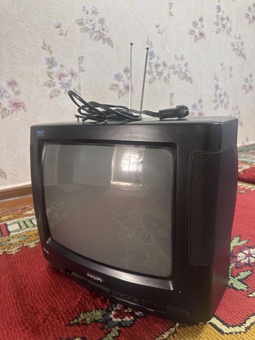 Телевизор б/у 5мың тг.Жұмыс жасап тұр.