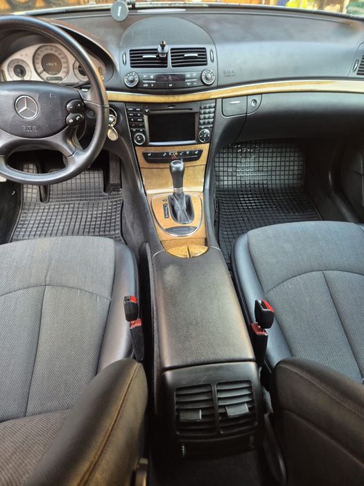 Vand Mercedes E class Avangarde automat