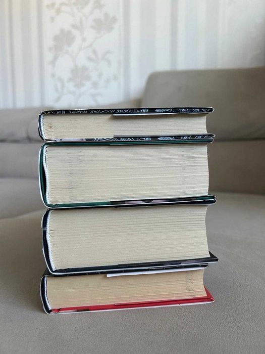Vol 1,2,3 si nuvela regatul spinilor si al trandafirilor sarah j maas