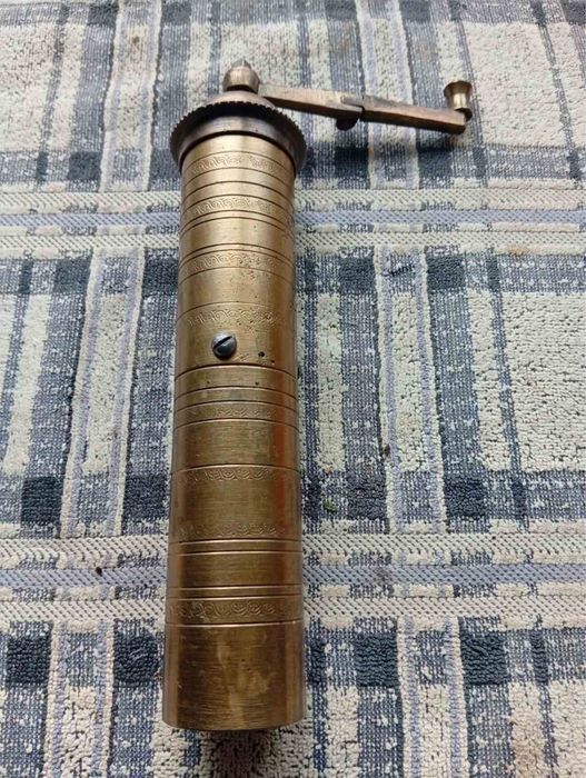 Ръчна мелачка за кафе