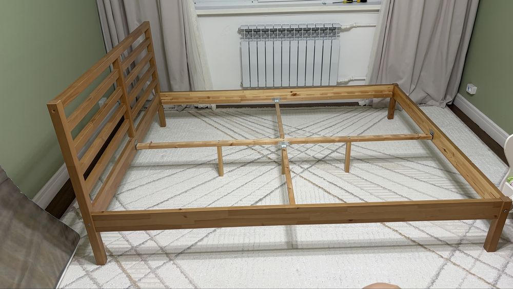 Икеа кровать продам