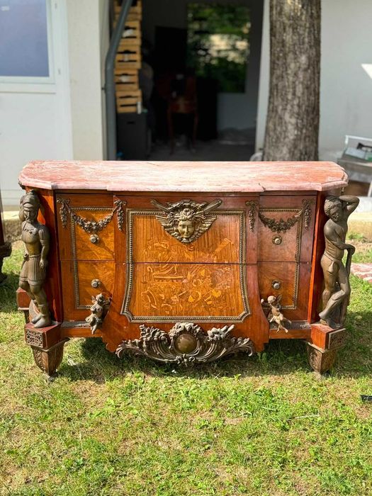 Comodă franceză Napoleon III cu marmură roz, bronz masiv și marchetărie – mobilier de lux