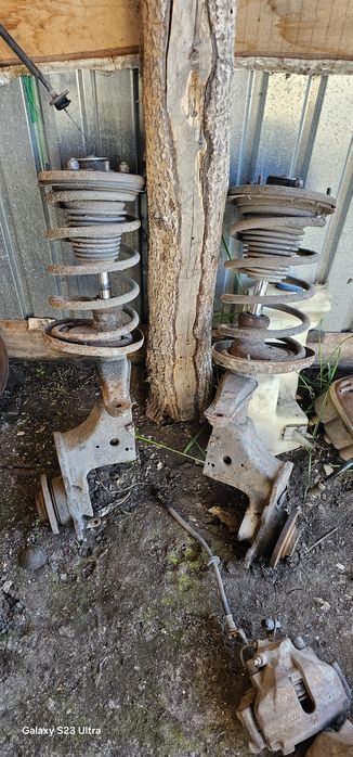 Поворотные кулаки на ауди 100с4.