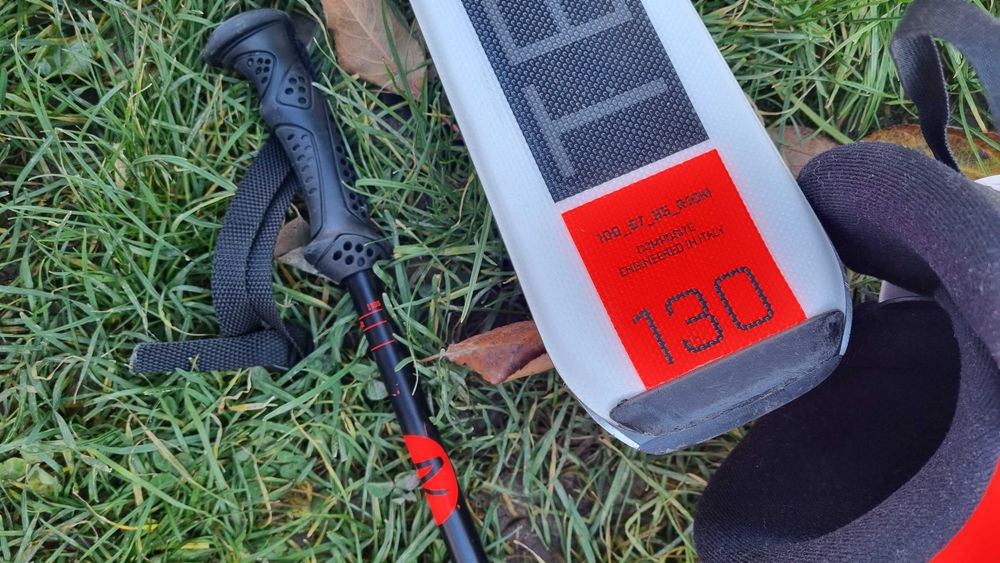 Горные лыжи и ботинки