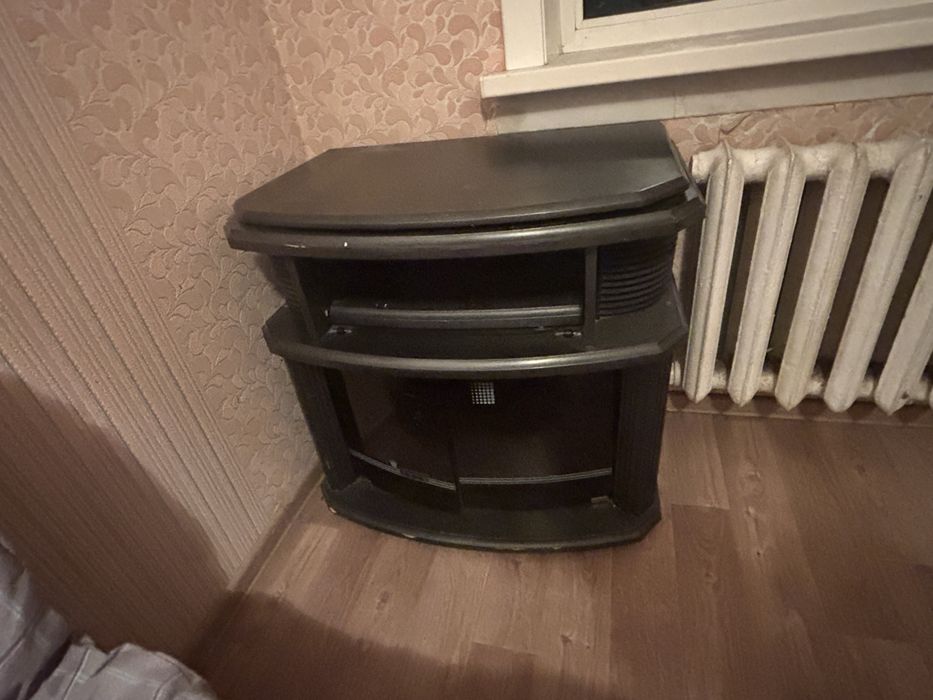 Отдам тумбу под телевизор