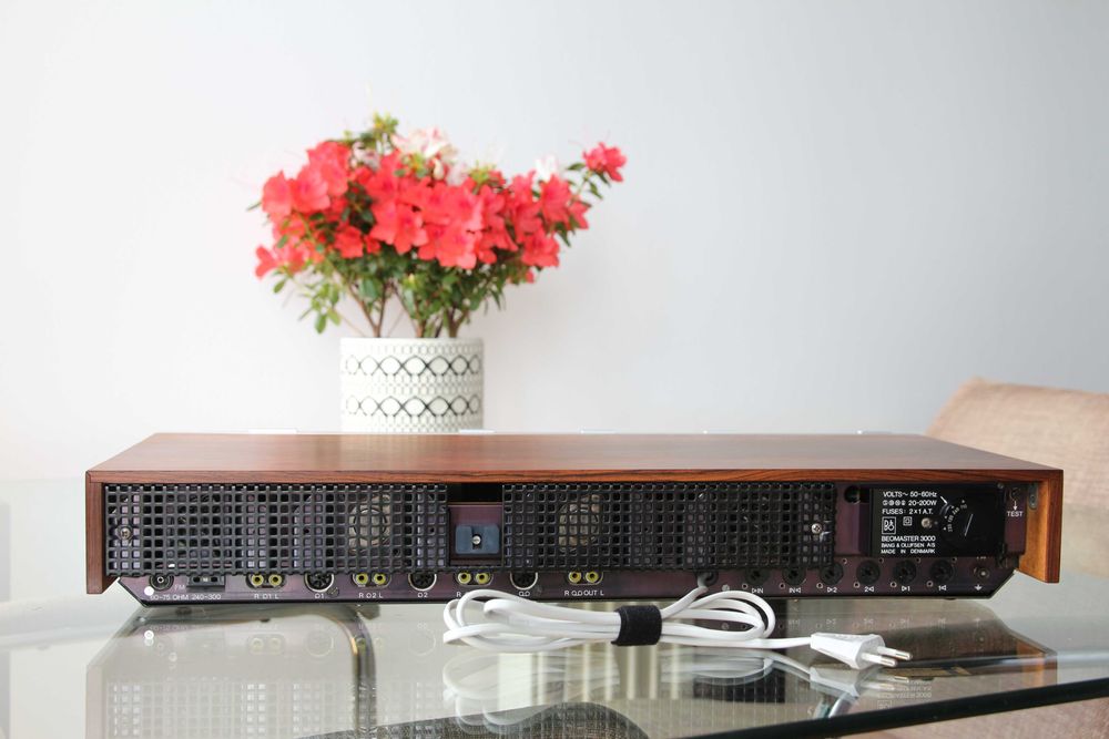 BANG & OLUFSEN Beomaster 3000-2 radio, preamplificator si amplificator de putere integrat, Danemarca iunie 1971