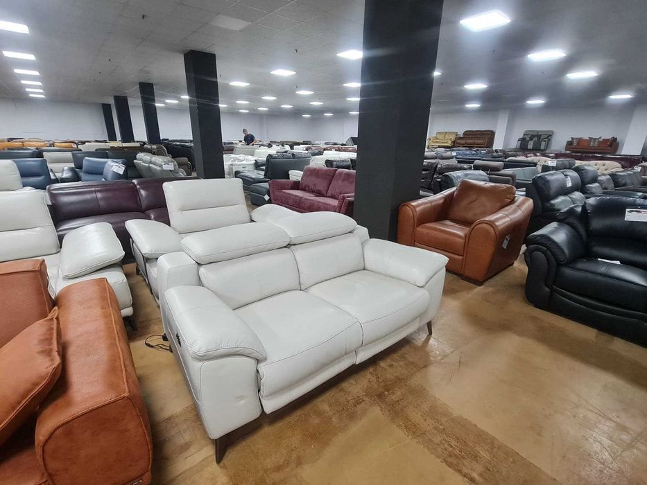 Светло сив кремав кожен диван двойка с ел релакс механизъм