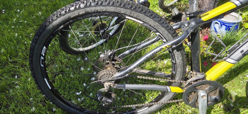 Bicicleta 29 frana pe discuri