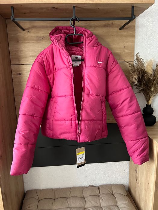 Зимно дамско яке Nike Therma-Fit