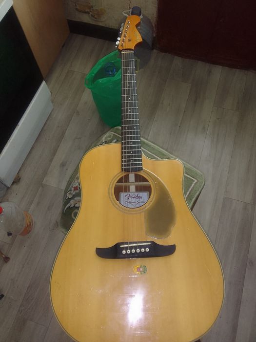 Продам Fender sonoran