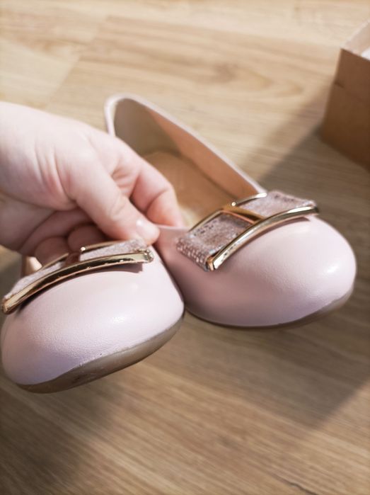 Pantofi cu toc mic