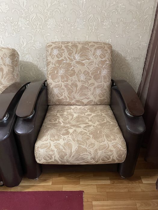 Диваны с креслом