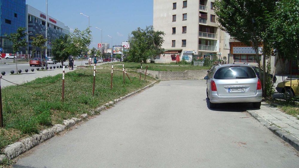 Дава се под наем Гараж / Паркомясто в София, Гоце Делчев - 20 кв.м за 119.85 € - Снимка #1