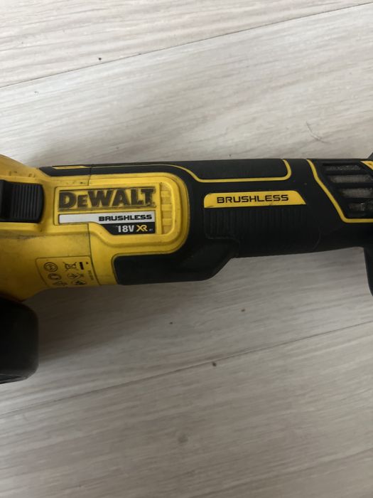 Продам болгарку dewalt оригинальный