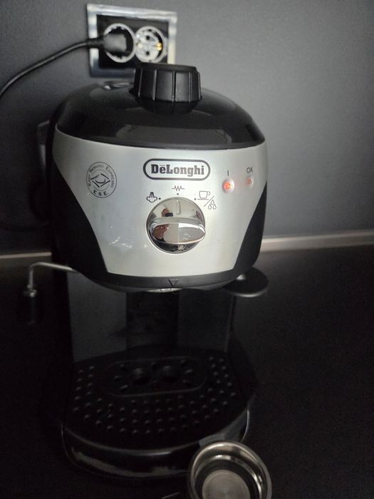 Кафемашина италианска DELONGHI