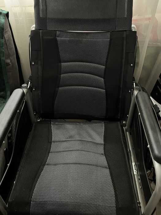 Carut cu rotile spatar si picioare mobile pana la orizontala