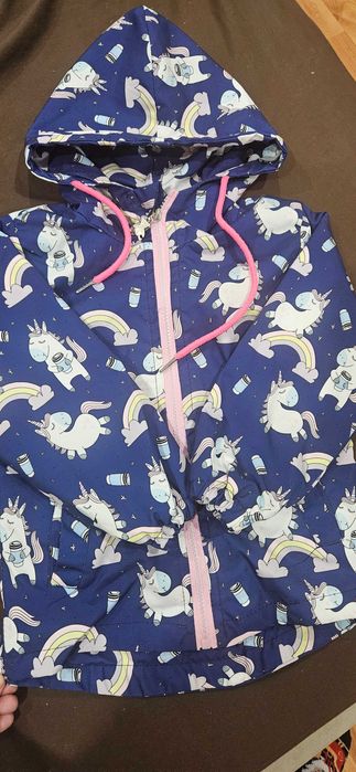 Продам курточки на девочку