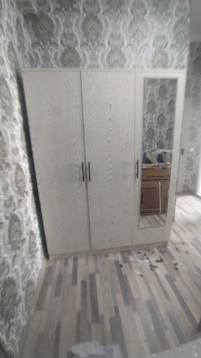 шкаф уч ешикли .