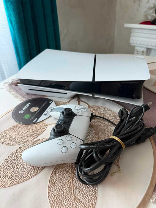 Consola PS5 Playstation 5 Slim Disk Edition-impecabil,1TB utilizat 10 ore, ca nou