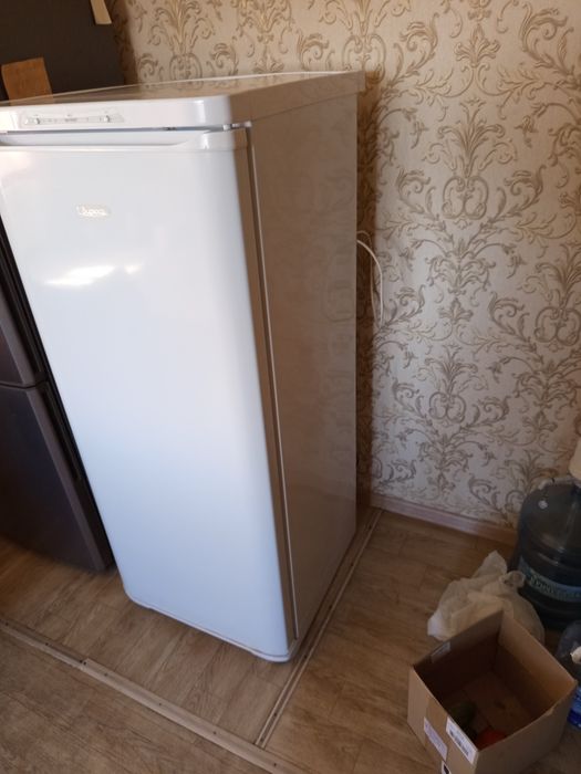 Продам морозильную камеру