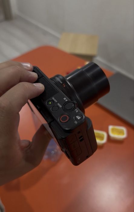 Продам БУ SONY ZV-1