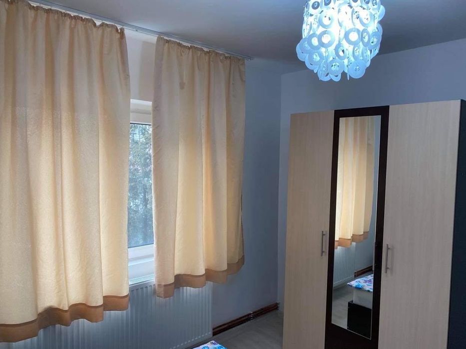 Apartament de închiriat, 2 camere Craiovita (Materna)