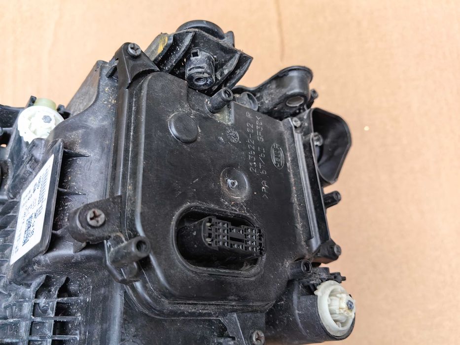 Фар за VW Touareg III / ВФ Туарег 3